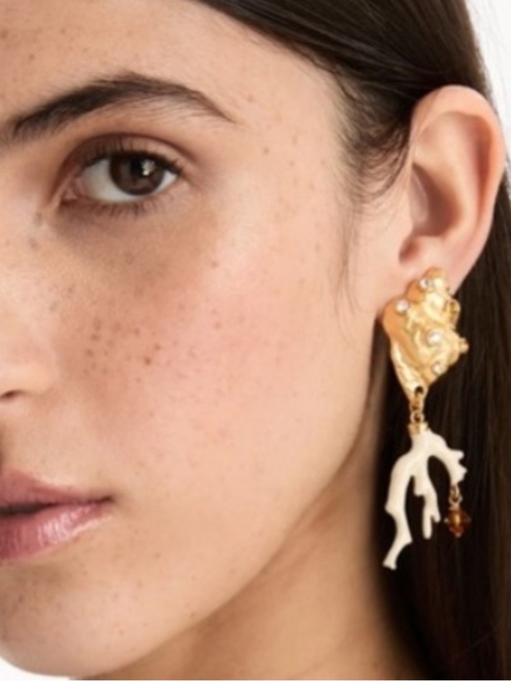 OSCAR de la RENTA • Shell Coral Post Drop Earrings